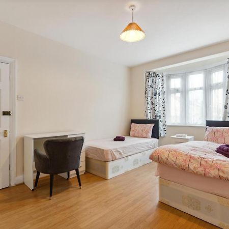 Beautiful Cozy Room Londra Dış mekan fotoğraf