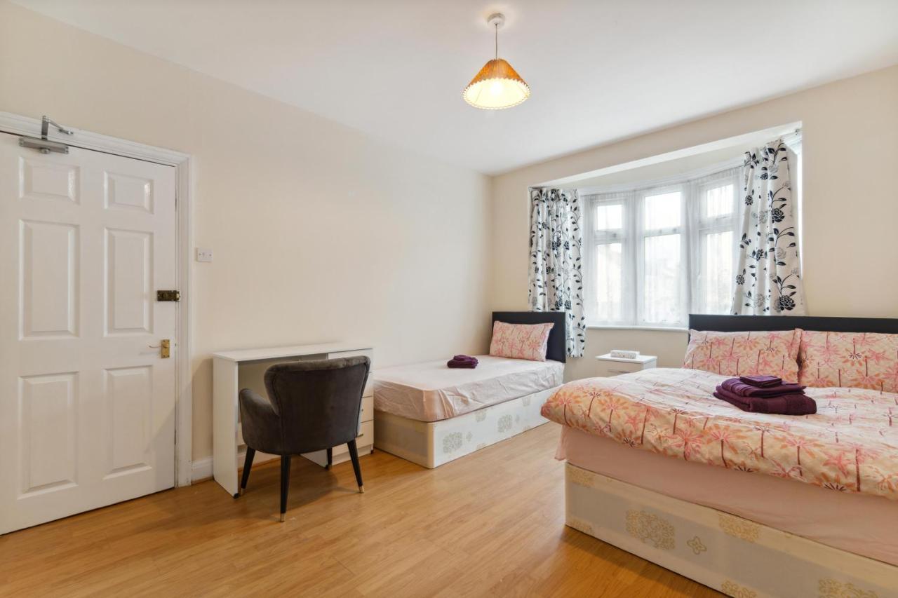 Beautiful Cozy Room Londra Dış mekan fotoğraf